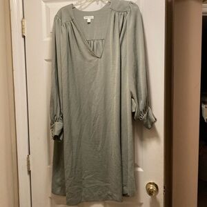 Green dress with v neck